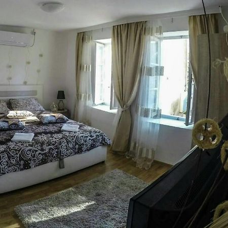 דירות Stone House טרביניה מראה חיצוני תמונה