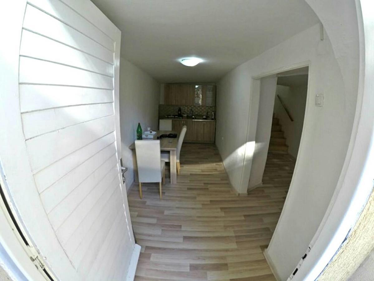 דירות Stone House טרביניה מראה חיצוני תמונה